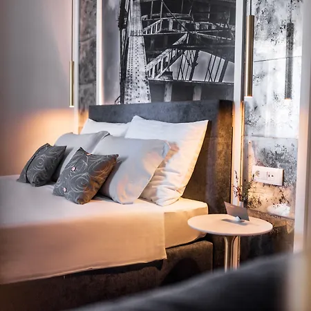 La Loggia Hotel