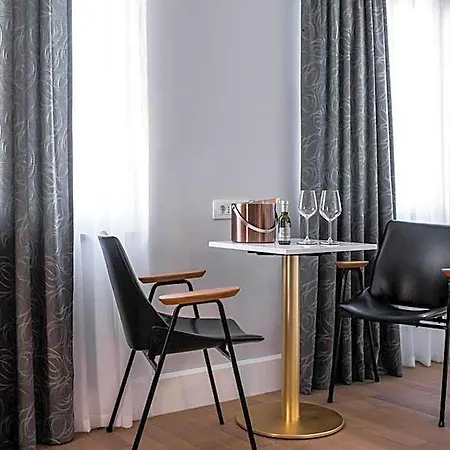La Loggia Hotel