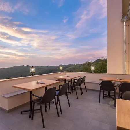 La Loggia Hotel 4*